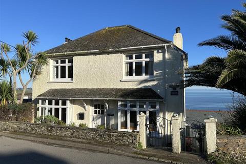4 bedroom detached house for sale, New Road, Portscatho