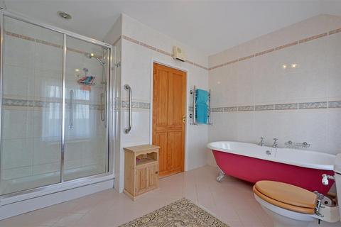 4 bedroom detached house for sale, New Road, Portscatho