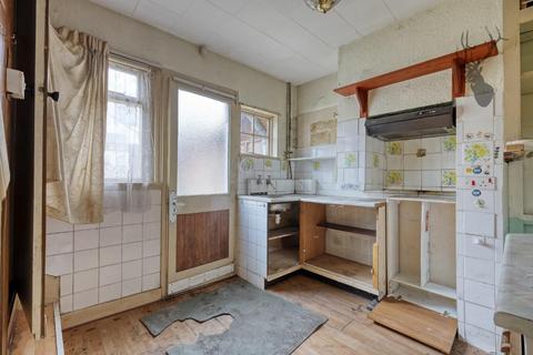 1 bedroom cottage for sale, Queens Road, Brentwood