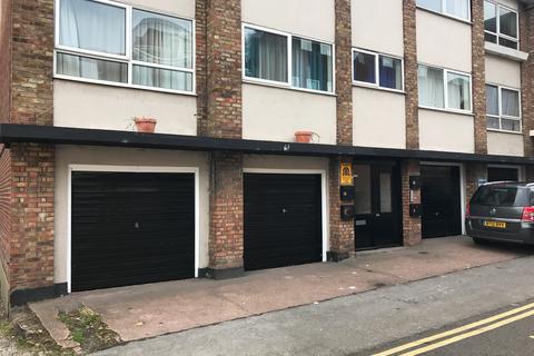 Garage to rent, Gresham Road, Brentwood CM14