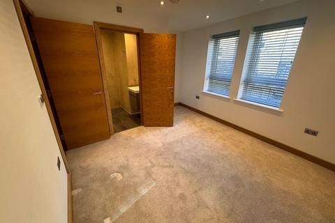 2 bedroom flat to rent, Chantry Drive, Ilkley, West Yorkshire, LS29