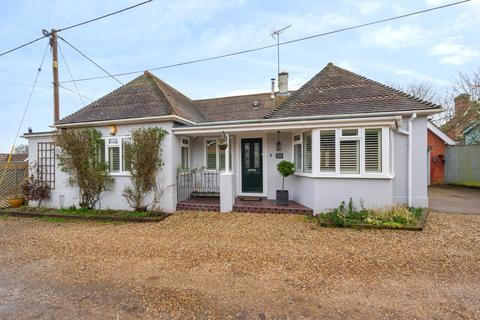 3 bedroom bungalow for sale, The Street, Reading RG7