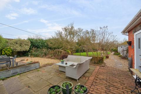 3 bedroom bungalow for sale, The Street, Reading RG7