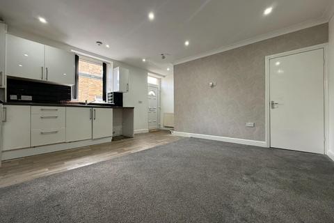 2 bedroom end of terrace house for sale, Lees Hall Road, Thornhill Lees  Dewsbury