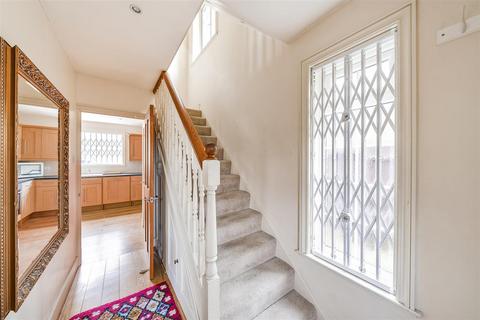 3 bedroom semi-detached house for sale, Fairmead Crescent, Edgware