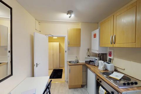 1 bedroom ground floor flat to rent, 64B Peveril Street, Nottingham NG7