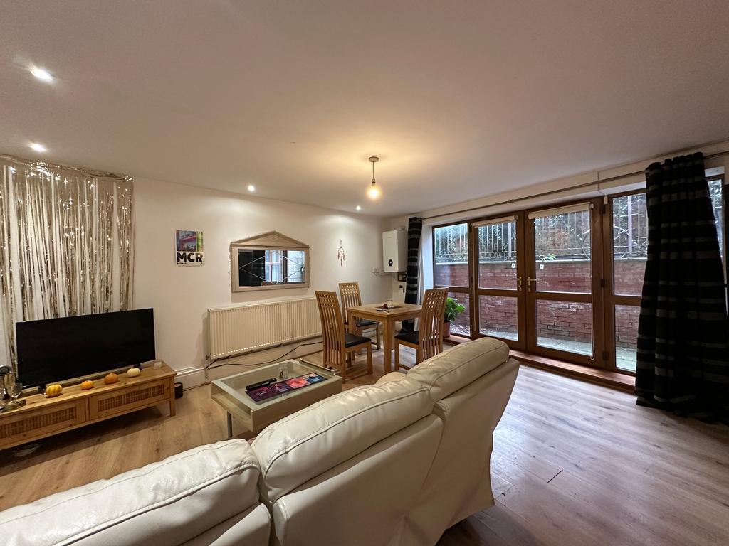 A spacious and inviting large modern living roo...