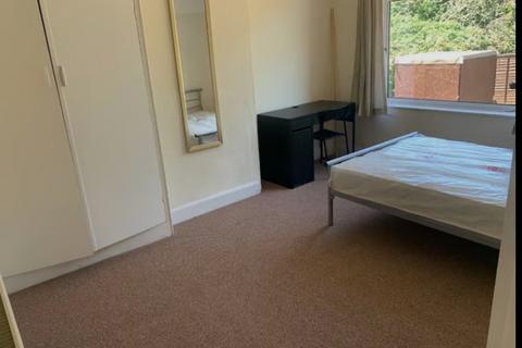 2 bedroom ground floor flat to rent, Gloucester Road, Bristol BS7