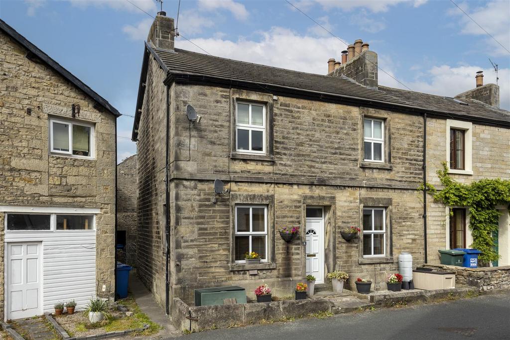 Flat 2 Victoria Court