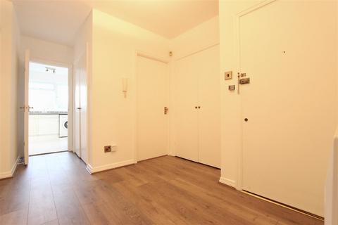 2 bedroom apartment to rent, Crescent West, Barnet, EN4