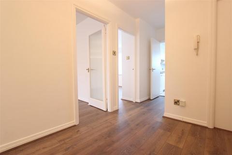 2 bedroom apartment to rent, Crescent West, Barnet, EN4