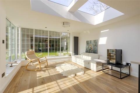 46 Burleigh Park, Cobham, KT11 2DU