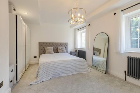 46 Burleigh Park, Cobham, KT11 2DU
