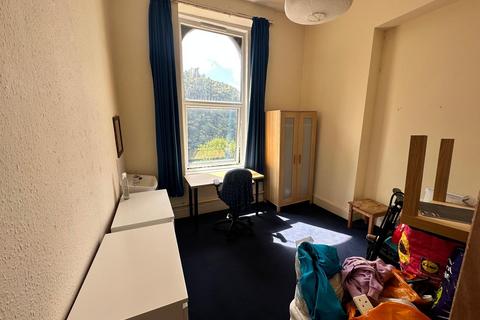 4 bedroom flat to rent, Tyndall's Park Road, Bristol BS8