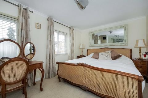 3 bedroom terraced house for sale, Hungerford Lodge, Rosslyn Park, Weybridge, KT13