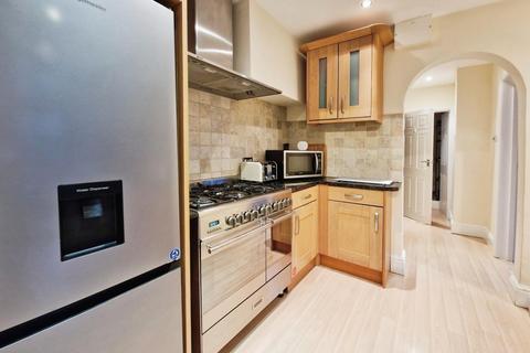 2 bedroom apartment for sale, St. Marys Walk, Harrogate, HG2 0LW