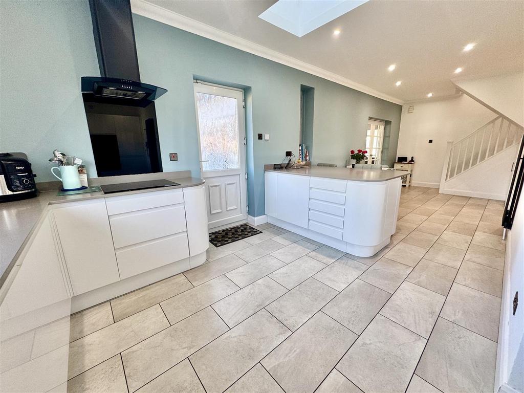 Kitchen / dining room