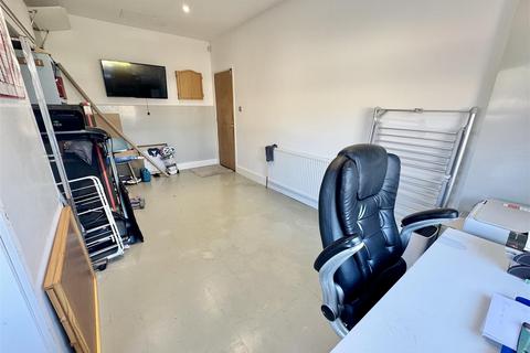 5 Lancaster Avenue, Luton, LU2 7AD