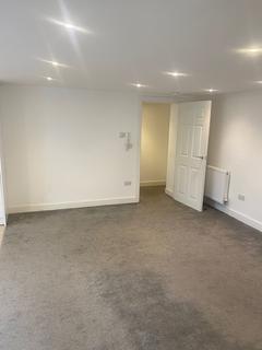 2 bedroom ground floor flat to rent, Lower Hanham Road, Bristol BS15