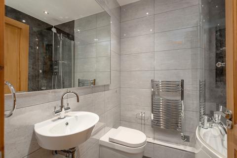 380/8 Easter Road, Edinburgh, EH6 8JW