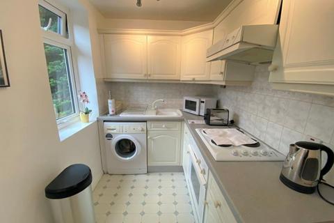 1 bedroom apartment to rent, Lordswood, Woking GU22