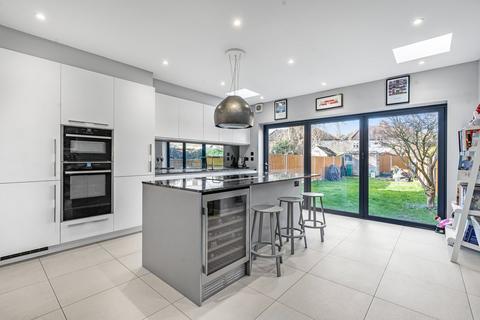 30 Gordon Close, Staines-upon-thames, TW18 1AR