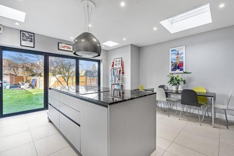 30 Gordon Close, Staines-upon-thames, TW18 1AR