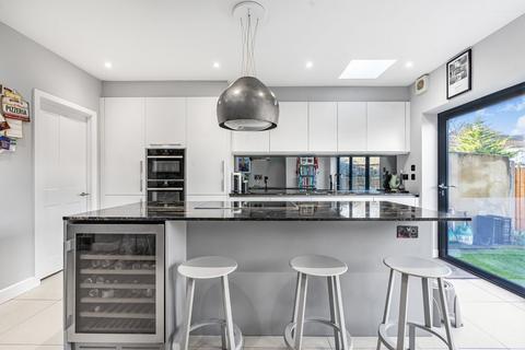 30 Gordon Close, Staines-upon-thames, TW18 1AR