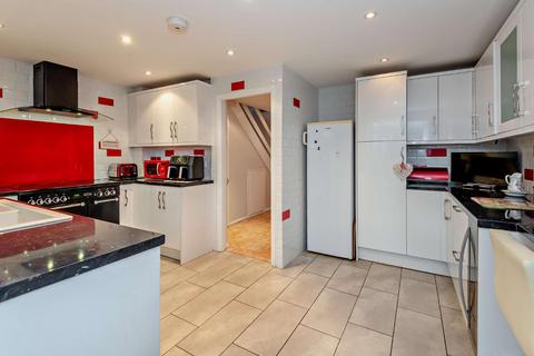 4 bedroom townhouse for sale, Leacroft Close, Staines-Upon-Thames TW18