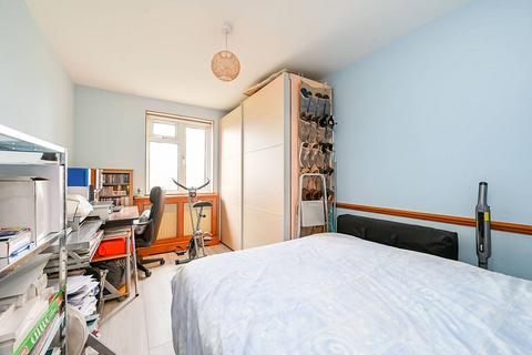 43 Hanger View Way, London, W3 0EY