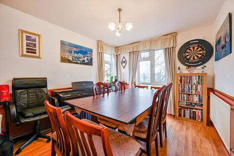 43 Hanger View Way, London, W3 0EY