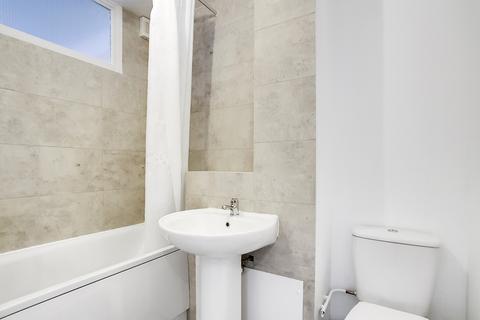 2 bedroom flat to rent, Makepeace Road, Northolt, Middlesex, UB5