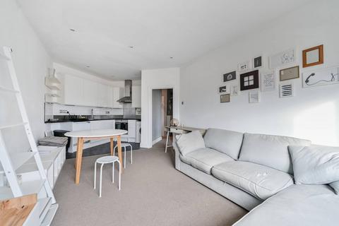 2 bedroom flat for sale, Walton Road, West Molesey, KT8