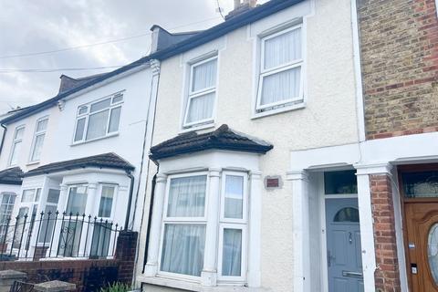 2 bedroom terraced house to rent, Hampton Road, Croydon