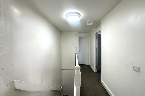 2 bedroom apartment for sale, Cambrian Court, St. Marys Avenue North, Southall, UB2