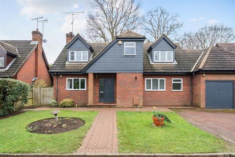2 Redwood Walk, Surbiton, KT6 6QY
