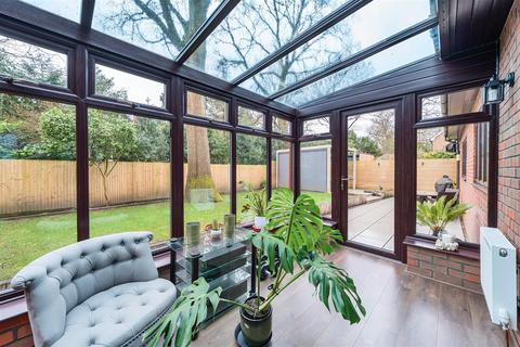 2 Redwood Walk, Surbiton, KT6 6QY