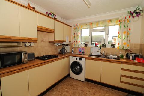 2 bedroom flat for sale, Benbow House, Birkdale, Bexhill-on-Sea, TN39