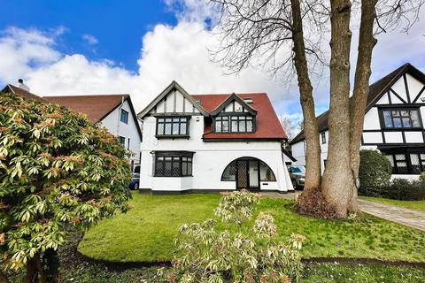 5 bedroom detached house to rent, Wood Ride, Petts Wood