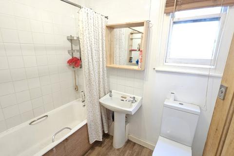 1 bedroom semi-detached house to rent, London SE6