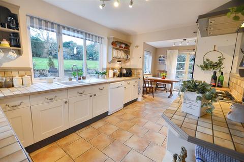 4 bedroom detached house for sale, Meadow Lane, Fulford