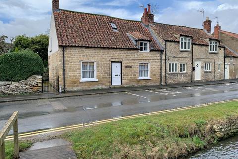 3 bedroom end of terrace house for sale, Maltongate, Thornton le Dale, Pickering