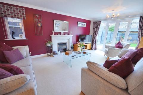 5 bedroom detached house for sale, Coalport Drive, Stone