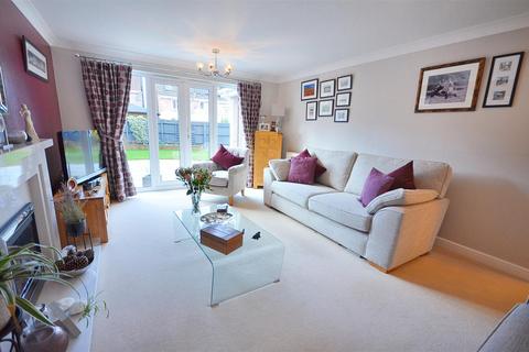 5 bedroom detached house for sale, Coalport Drive, Stone