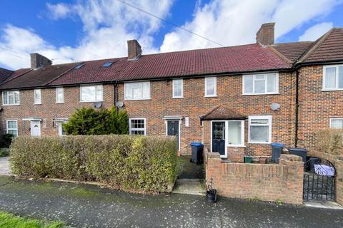 3 bedroom terraced house to rent, Central Road, Morden