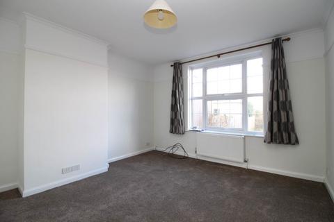 3 bedroom terraced house to rent, Central Road, Morden