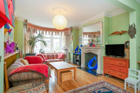 4 bedroom semi-detached house for sale, Winton Avenue, London N11