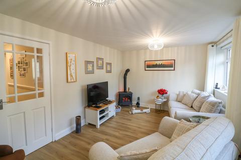 3 bedroom end of terrace house for sale, Kershaw Street, Glossop SK13