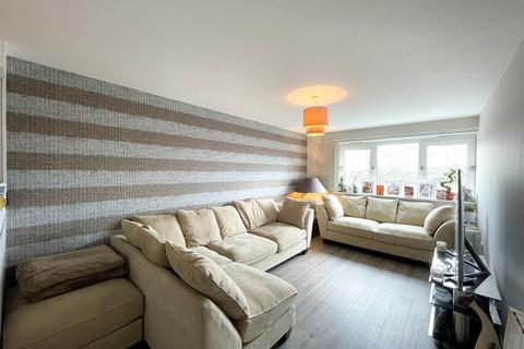 2 bedroom apartment to rent, Park House, Leigh-on-Sea SS9