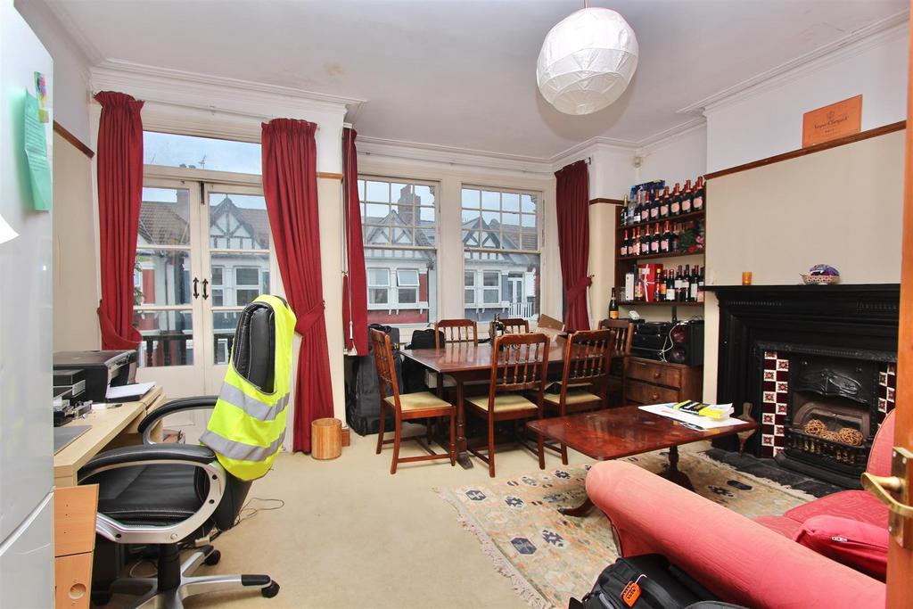St. Margaret's Avenue, N15